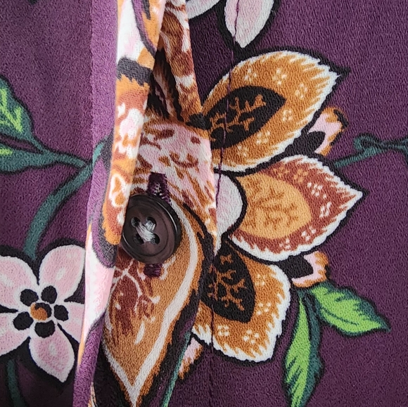 Ann Taylor floral blouse, size L - Picture 8 of 8